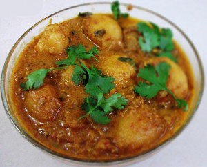 Dum Aloo (Baby potatoes in yogurt gravy)01